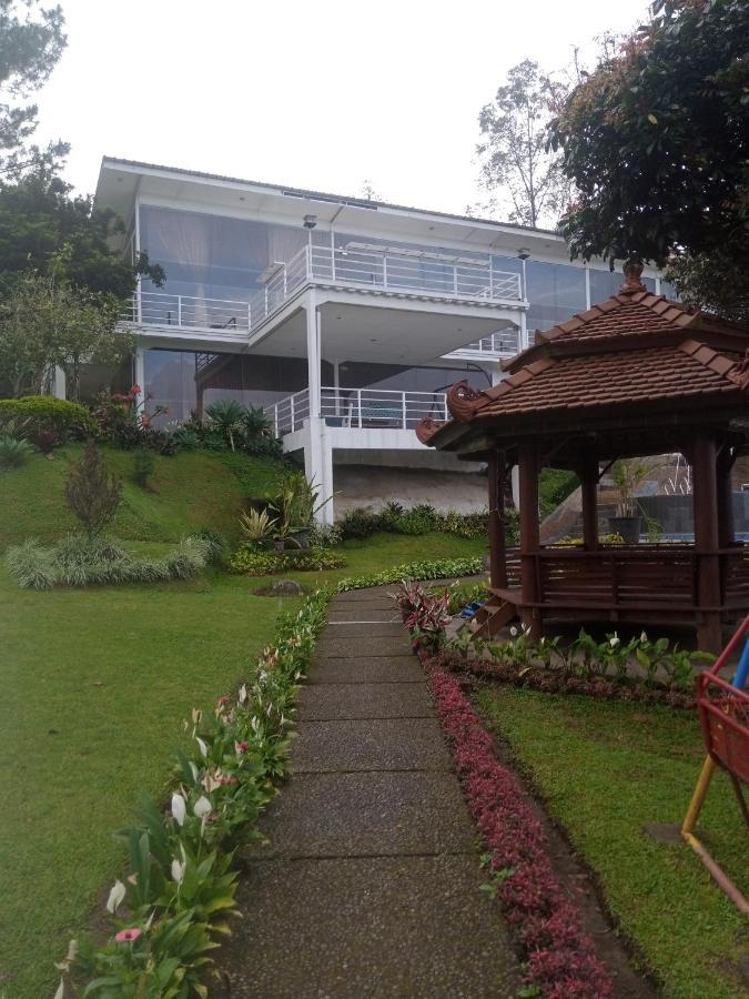 Villa Kaca 88 チアンジュール エクステリア 写真